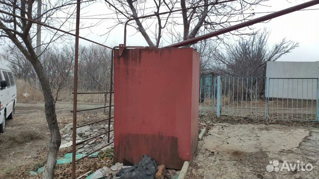 Металлический бак для воды