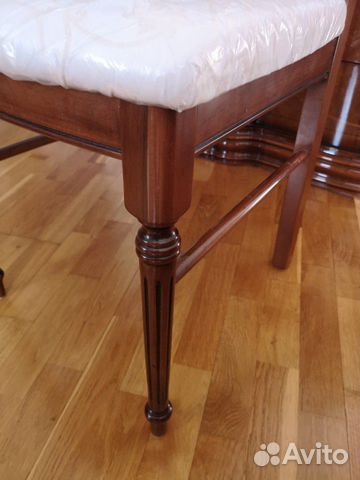 Новые Стулья из массива ореха Италия Новые Стулья из массива ореха Италия