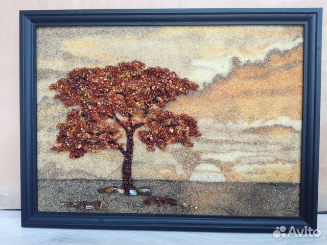 Картина из янтаря Дерево