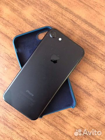 Телефон iPhone 7 32
