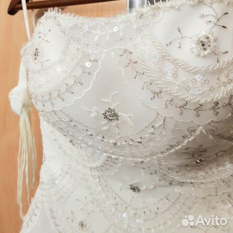 Новое шикарное дизайнерское свадебное платье Новое шикарное дизайнерское свадебное платье