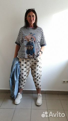 Модные джинсы и футболки Модные джинсы и футболки