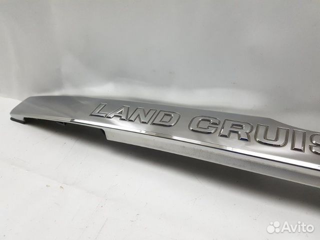 Накладка крышки багажника Toyota Land Cruiser Накладка крышки багажника Toyota Land Cruiser