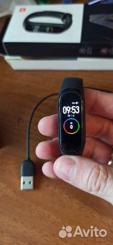 Продам Xiaomi Mi Band 4 Продам Xiaomi Mi Band 4