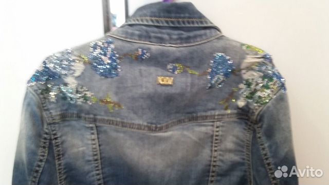Куртка джинсовая новая со стразами Куртка джинсовая новая со стразами