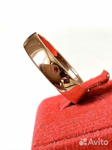 Золотое обручальное кольцо Золотое обручальное кольцо