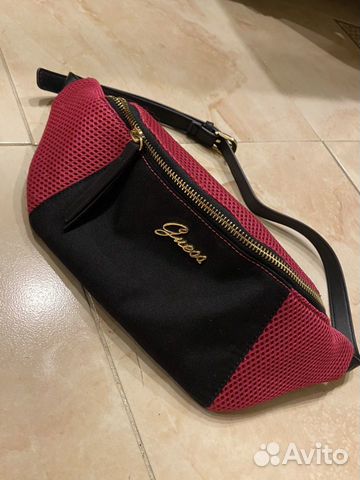 Сумка на пояс guess