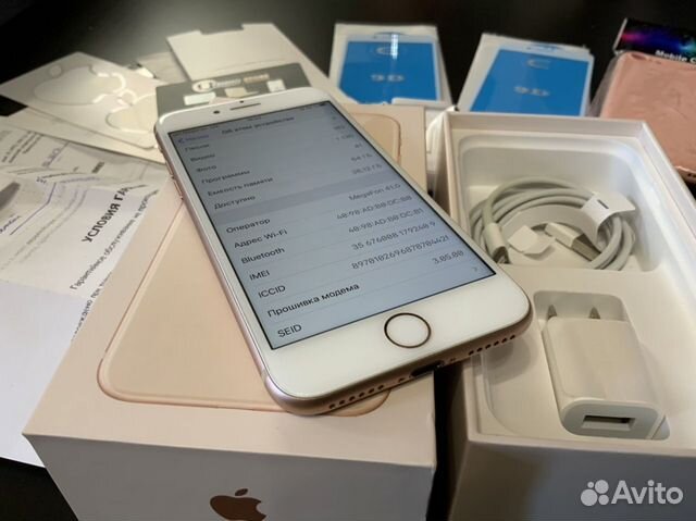 Телефон iPhone 8 64 gb золотой