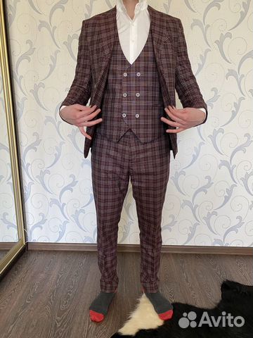 Костюм тройка slim fit 52 размер Костюм тройка slim fit 52 размер