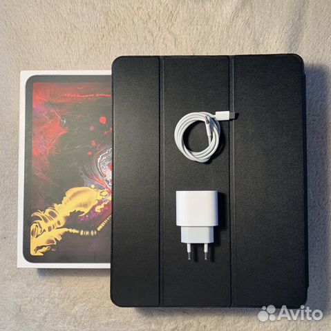 iPad Pro 12.9 256gb space gray 3rd Gen iPad Pro 12.9 256gb space gray 3rd Gen