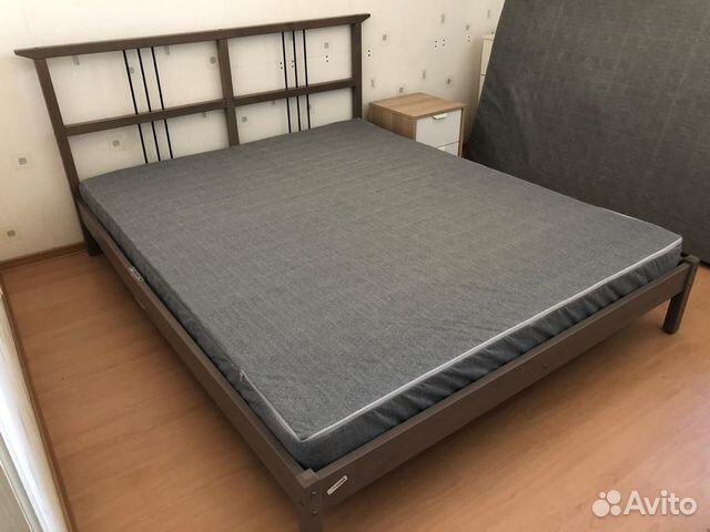 Кровать с матрасом из икеа б/у Кровать с матрасом из икеа б/у