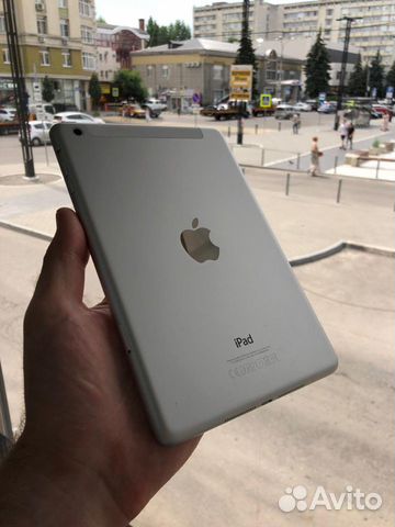 iPad Mini Wi-Fi / Cellular 16gb Silver