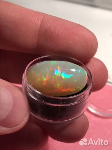 Редкий крупный кабошон опала 24.5 карат Редкий крупный кабошон опала 24.5 карат