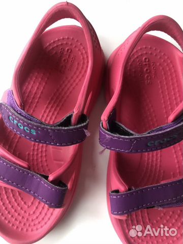 Сандалии crocs на девочку