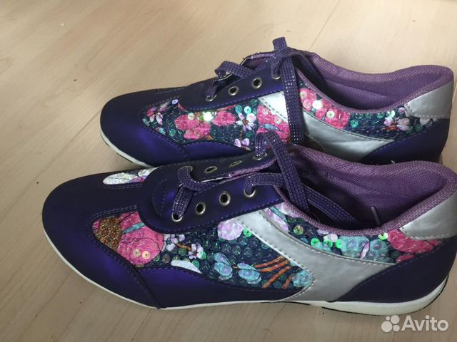 Кроссовки новые 38 размер