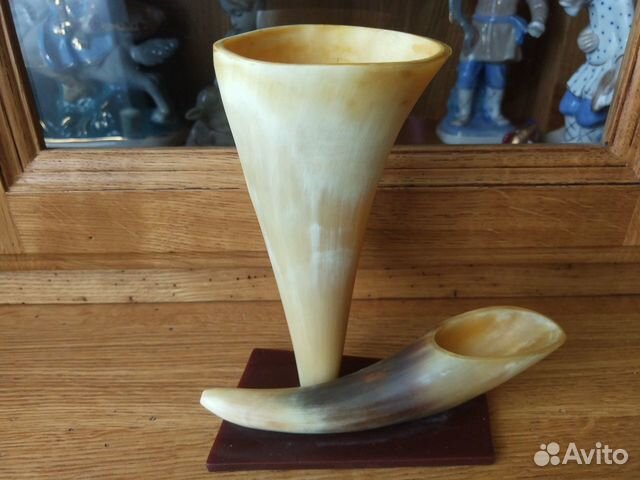 Сувенир-подставка из натурального рога