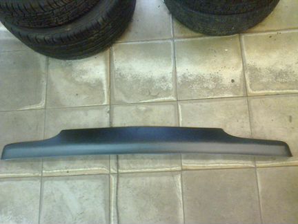 Дефлектор на капот 