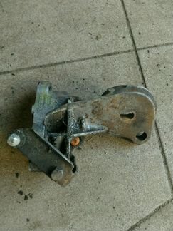 Кронштейн МКПП VW Гольф 3 1,8л 1H0199353D