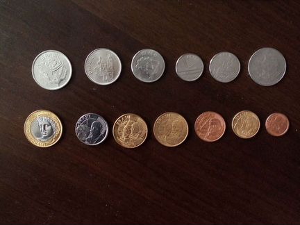 Монеты Бразилии, Гангконга, Бахрейна, Ганы, Румыни
