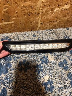 Тойота Хайс диодный стоп сигнал в крышку багажника