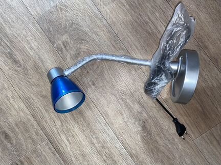 Лампа / Светильник настольный на подставке новый