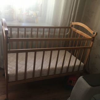 Продам детскую деревянную кроватку, без матраса