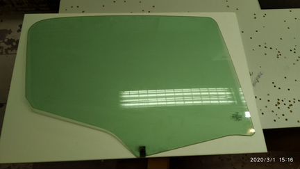 Пежо 308 стекло заднее правое