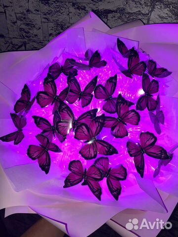Букет из светящихся бабочек