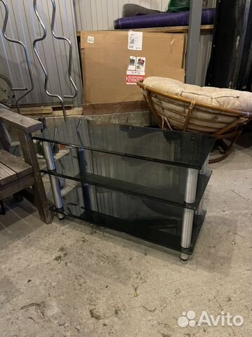 Стеклянная тумба под тв