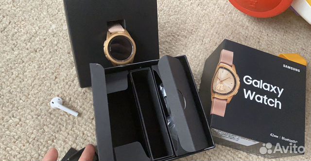 Smart Chasy Samsung Galaxy Watch 42mm Rose Gold Kupit V Omske Lichnye Veshi Avito