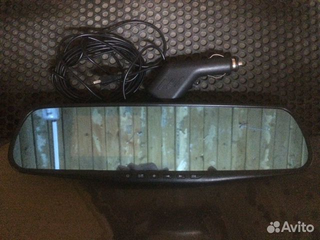 Видеорегистратор-зеркало