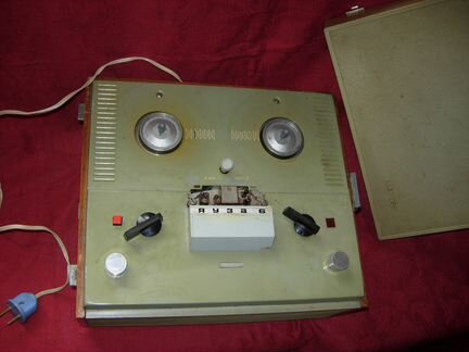 Катушечный магнитофон Яуза-6 (СССР)