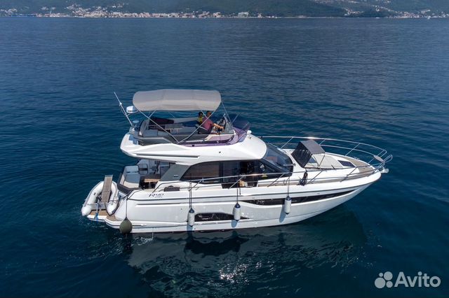 Моторная яхта Bavaria R40 Fly, 2020