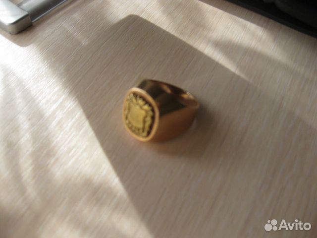 Мужской золотой перстень
