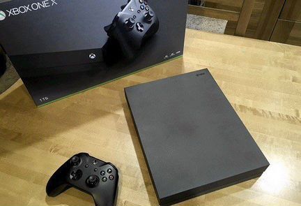 Xbox One X 1TB + 450 игр + live gold, 4k
