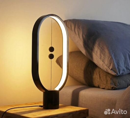 Лампа с левитирующим выключателем 15x25см