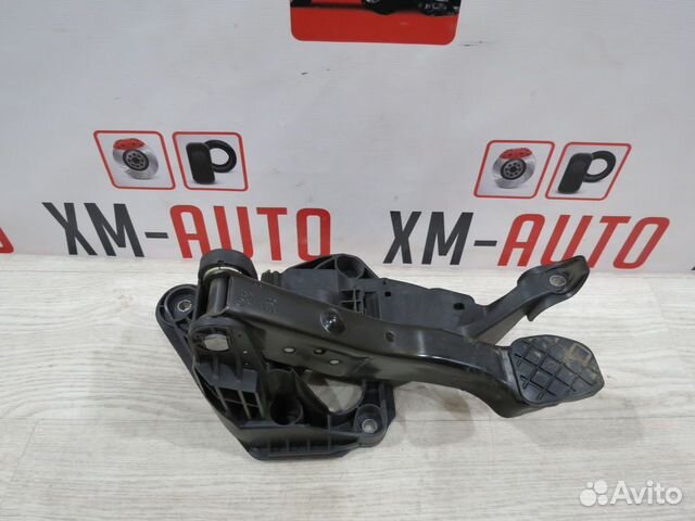 Педаль тормоза Skoda Rapid