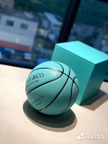 Баскетбольный мяч Tiffany & co 107