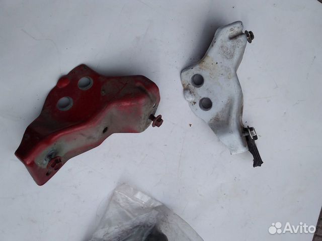 Hyundai Solaris кронштейн крыла