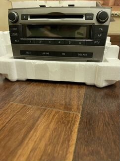 Штатная магнитола на Toyota Avensis (серебро)