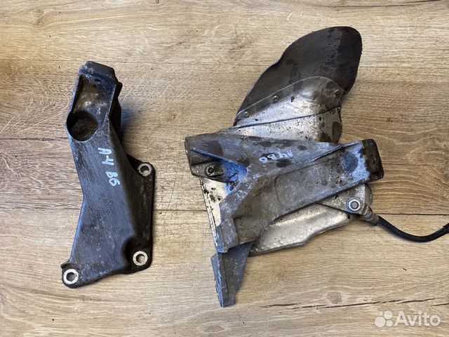 Audi a4 б6 кронштейн двигателя L-R