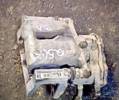 Супорт задний левый Ауди Q5 (8R) 8K0615404B. Audi