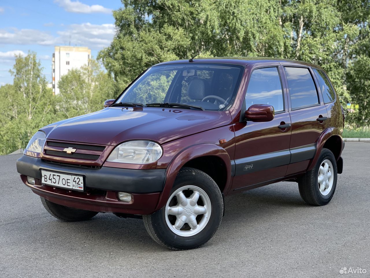 Chevrolet Niva 2005 вишнёвая