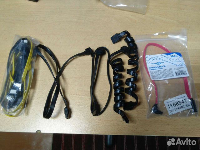 SATA 3 шлейф с защелками