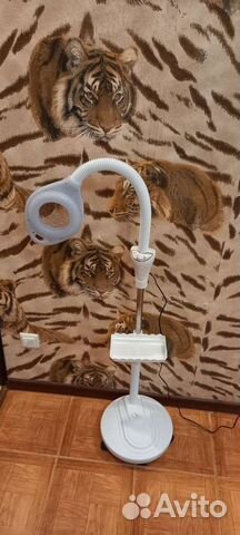 Косметологическая лампа лупа напольная