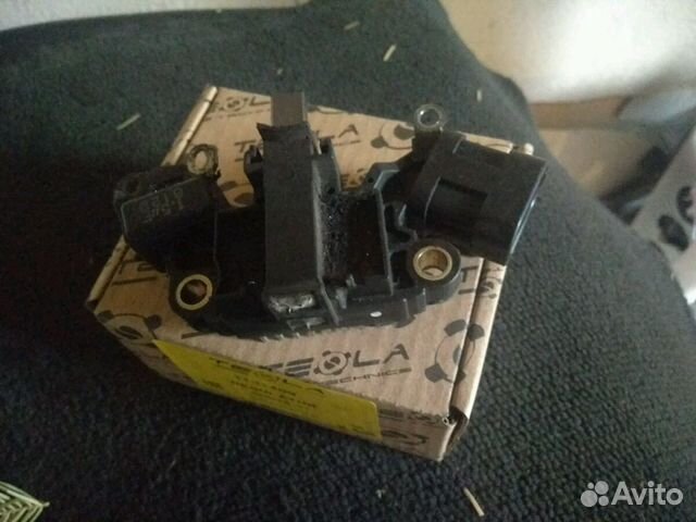 Регулятор напряжения Ниссан-Санни'97