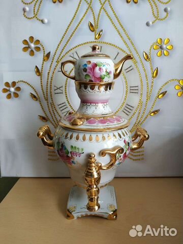 Самовар и сахарница из Гжели
