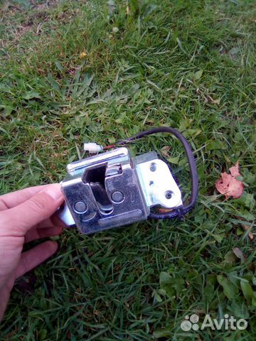 На Ховер 3, 5. Замок двери багажника с приводом