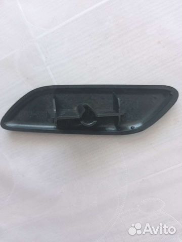 Крышка форсунки омывателя фары (правая) мазда3