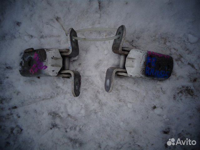 Петля двери передняя правая Toyota Kluger ACU20